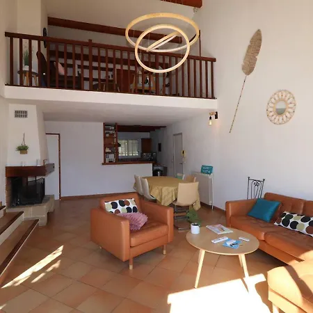 Villa à Port Camargue : Piscine Privée, Jardin, Clim, Wi-fi, Parking, Proche Et Casino - Fr-1-307-226 Le Grau-du-Roi