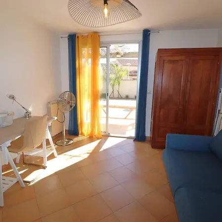 A Port Camargue : Piscine Privee, Jardin, Clim, Wi-fi, Parking, Proche Et Casino - Fr-1-307-226 Villa