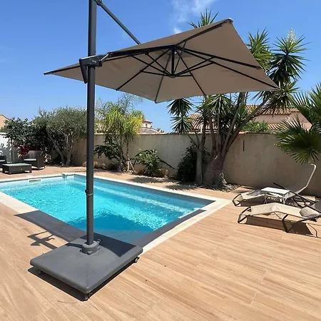 A Port Camargue : Piscine Privee, Jardin, Clim, Wi-fi, Parking, Proche Et Casino - Fr-1-307-226