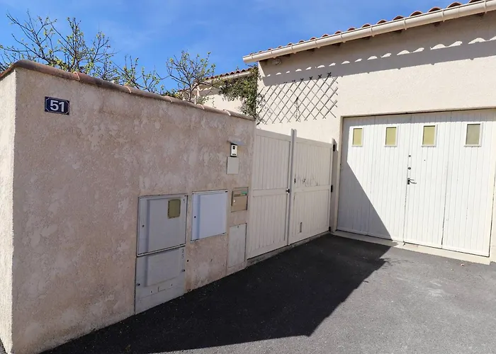 A Port Camargue : Piscine Privee, Jardin, Clim, Wi-fi, Parking, Proche Et Casino - Fr-1-307-226 Le Grau-du-Roi